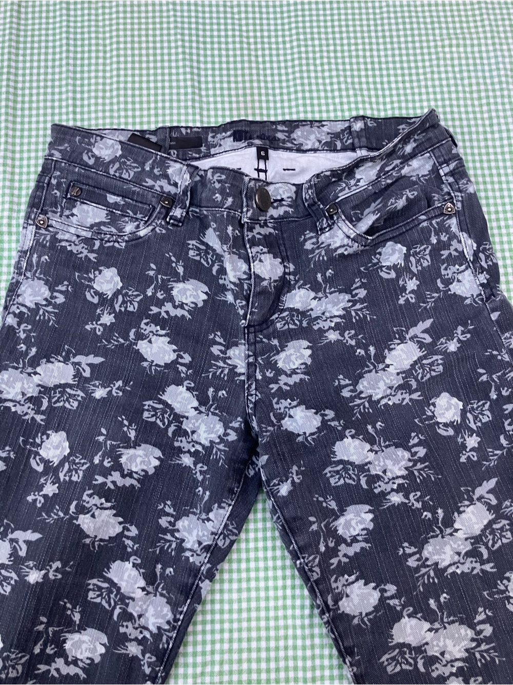 Kut from the cloth Skinny floral denim jeans size 6 (altered waist)